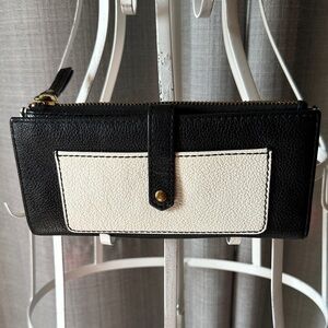 Fossil Black and White Leather Zip Wallet
